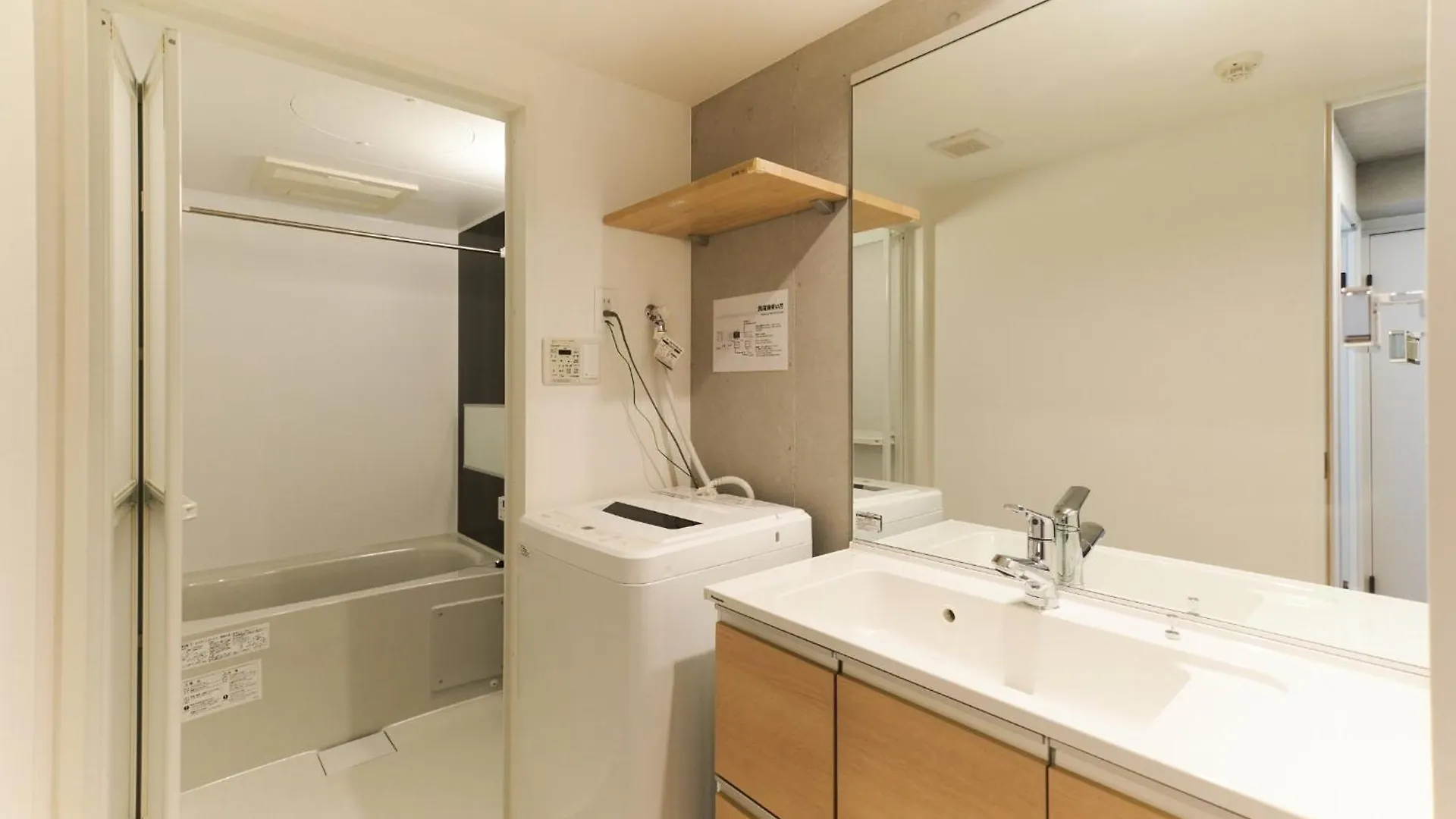 Apartment Frontier Comfort Kita-Ikebukuro - Vacation Stay 17235 Tokyo